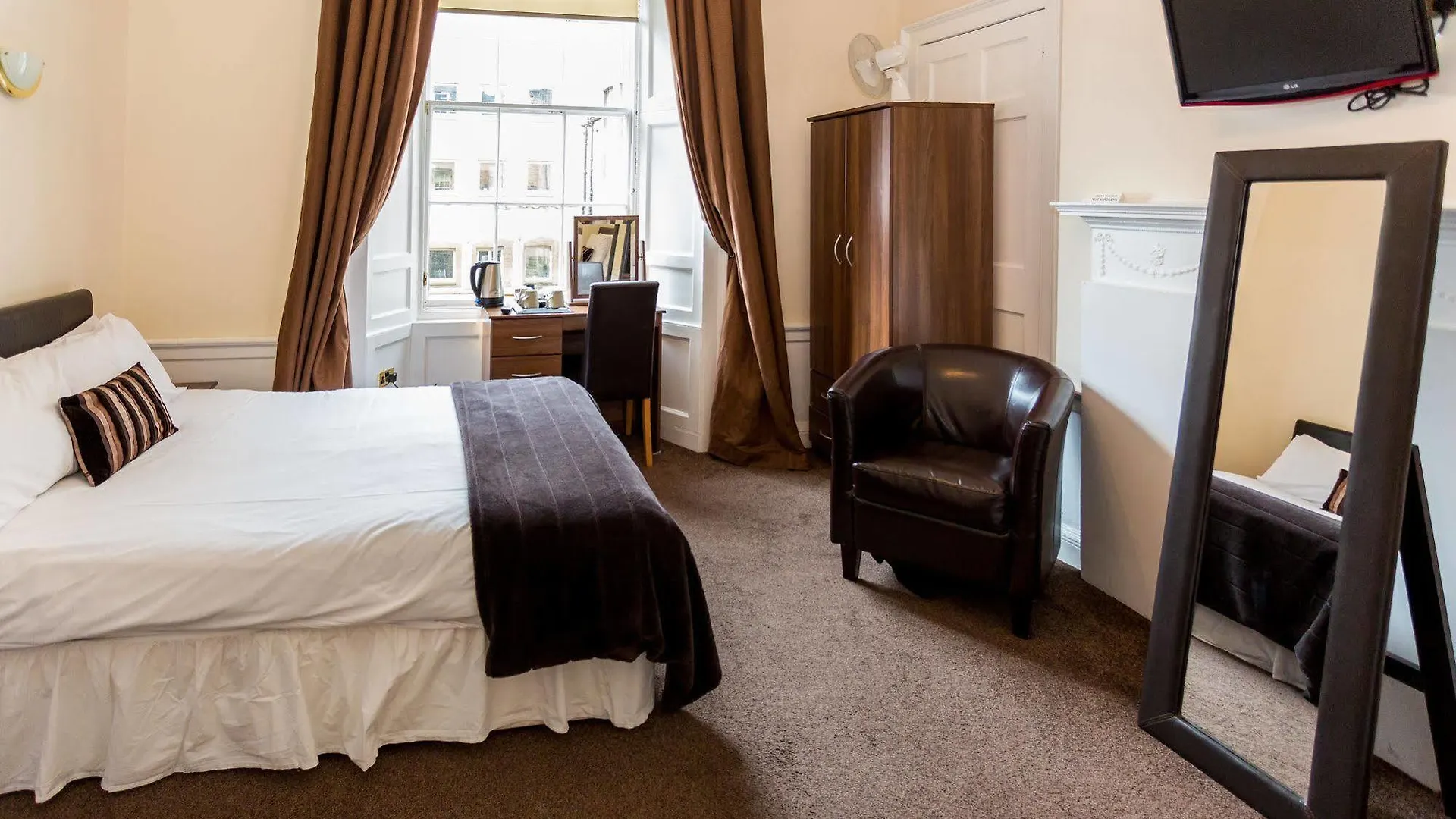 Affittacamere Castle Street Hotel Edimburgo